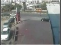 Serie di incidenti durante il rifornimento di carburante alla pompa di benzina!!!!  (1).avi